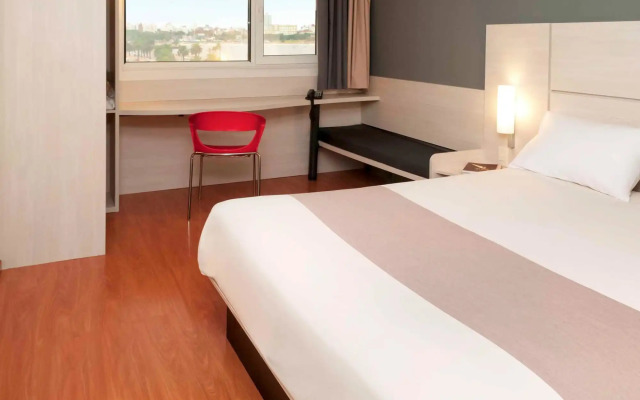 Hotel ibis Montevideo Rambla