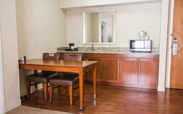 Hampton Inn Charleston - Daniel Island