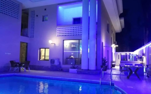 Presken Hotel @Oniru
