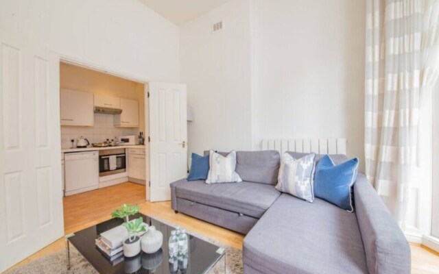 Immaculate 2 Bedroom Apartment in Central London