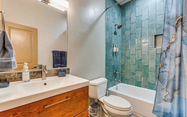 Chic Atlanta Home: Close to Downtown & Stadiums