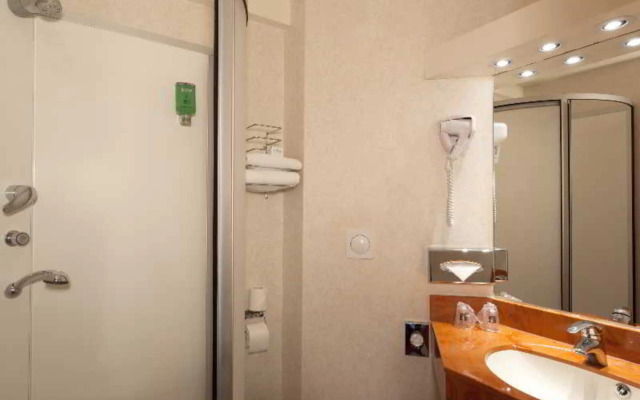 Geographotel Paris - Roissy CDG Airport