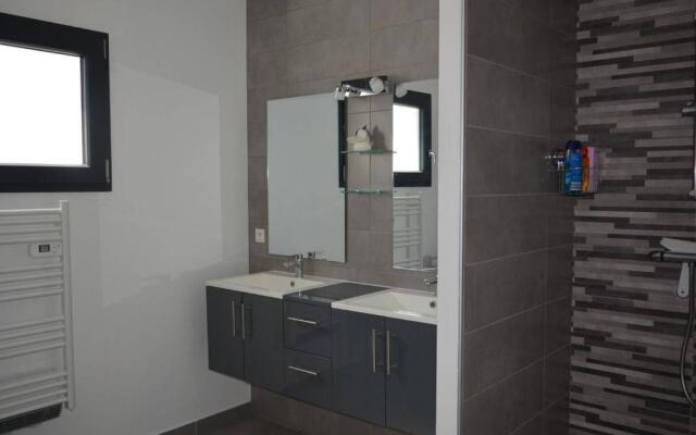Maison Ruoms, 4 Pièces, 6 Personnes - Fr-1-382-96