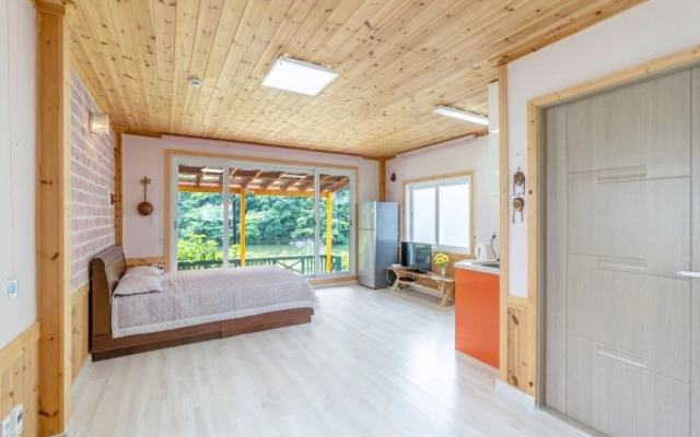 Boeun Supsogui Hayan Pension