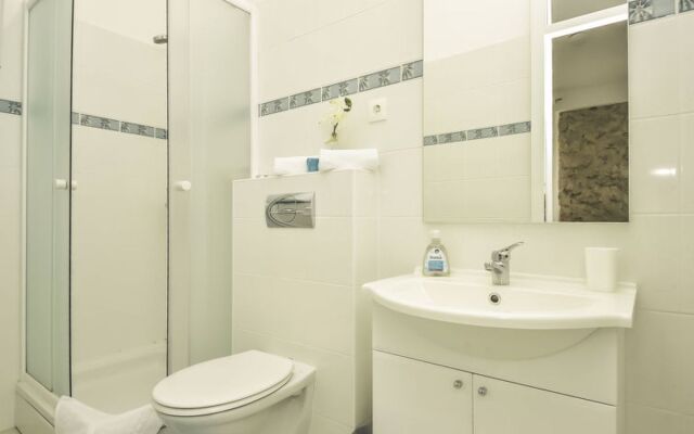 Apartment Snježana Karlobag 18147