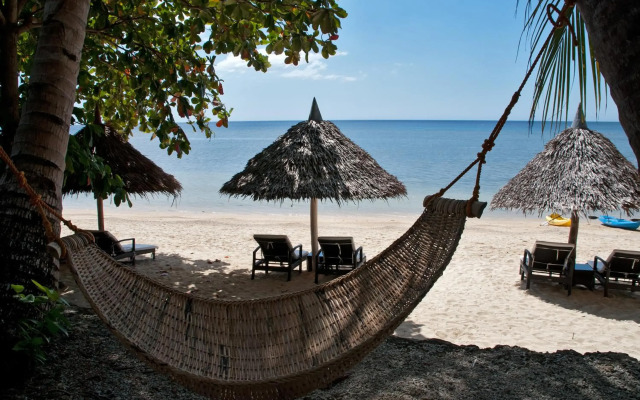 Easy Diving and Beach Resort