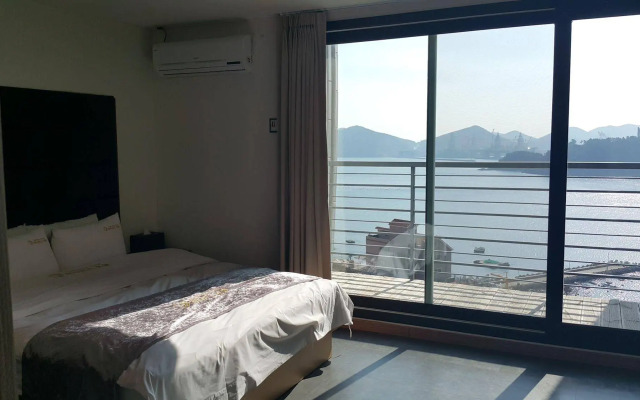 Radiance Tourist Hotel