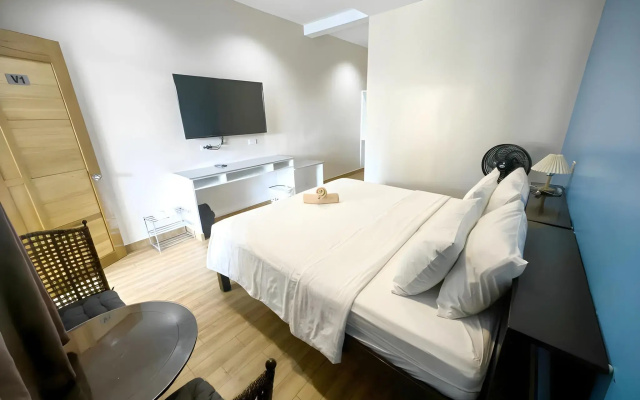 Pescadores Seaview Suites Moalboal
