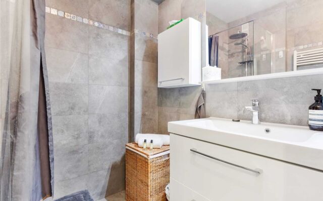 Spacious Apartment in Quartier Latin
