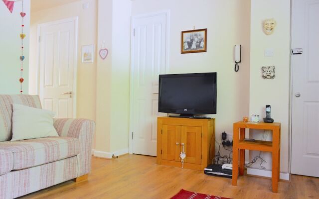 Amazing Quiet 1 Bedroom Flat with Charming Garden