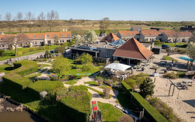 Bungalow in Renesse Near North Sea Beach
