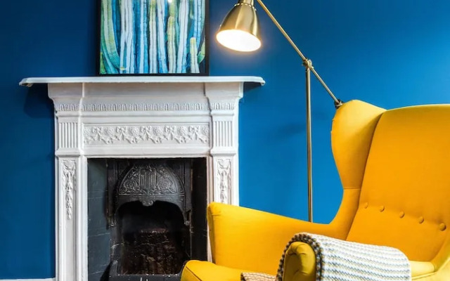 Sherlock's Residence by Allo Maisons