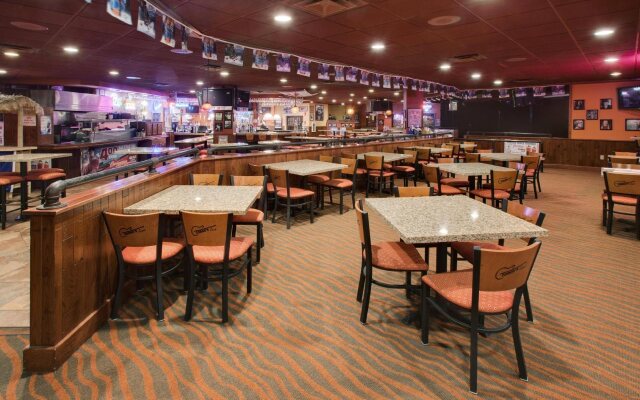 DoubleTree by Hilton Austin, MN