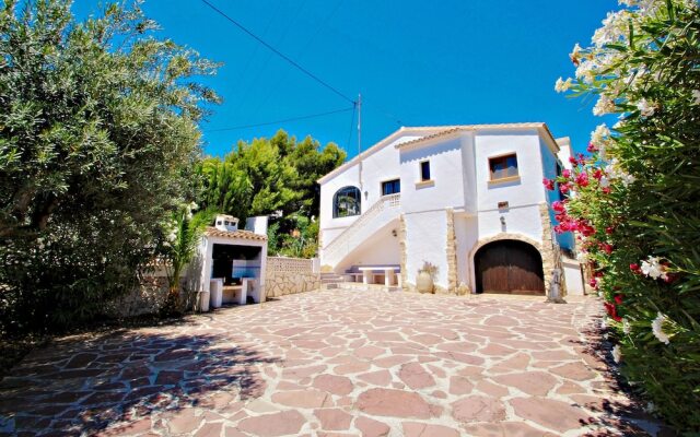 Flandes - traditionally furnished detached villa with peaceful surroundings in Benissa
