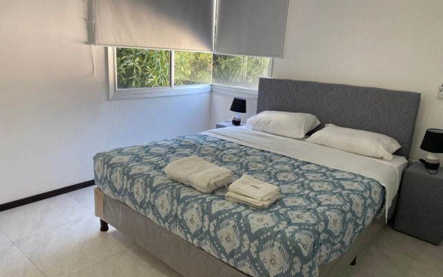 Hermoso departamento con piscina y estacionamiento