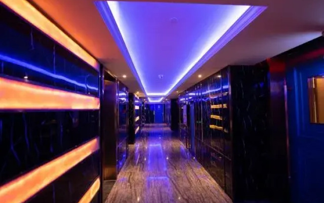 ELong Xicheng International Hotel (Chengmai Qianqiu Square)