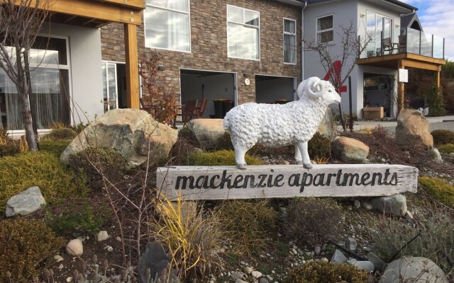 Mackenzie Apartments & Suites