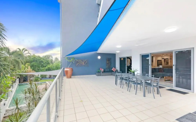 Zen Saltwater Retreat Balcony Pool Seaview