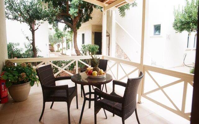 Irida Apartments