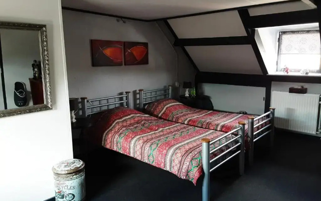 B & B D N Engel