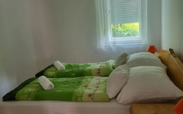 Emanház