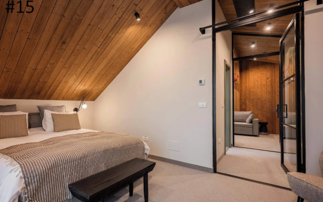 The Pines Bucegi Lodge