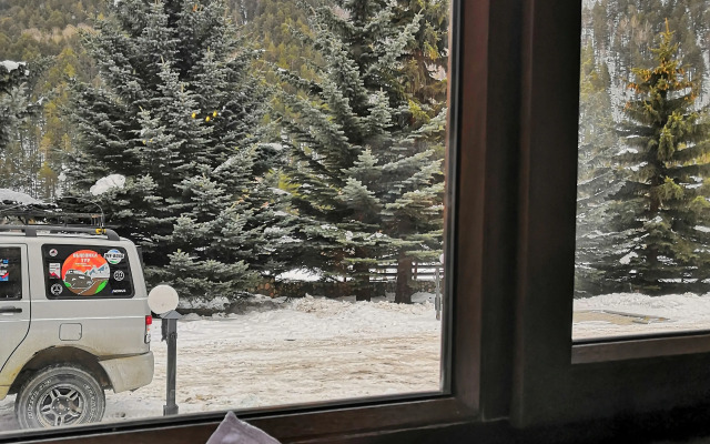 Elbrus HiLoft Hostel