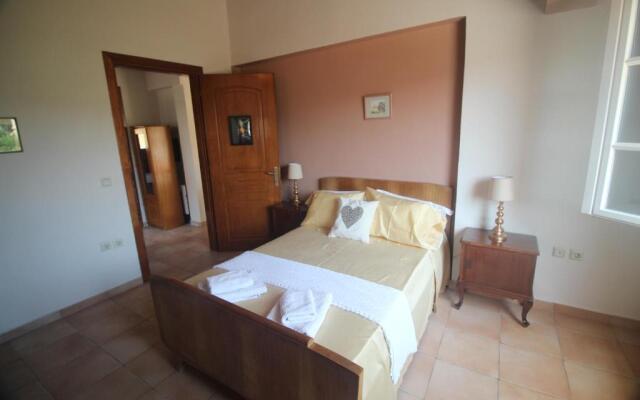 Private Villa AKOBARA, 2km from city center