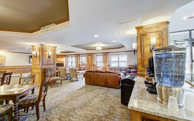 Ski-in Downtown Breckenridge Condo