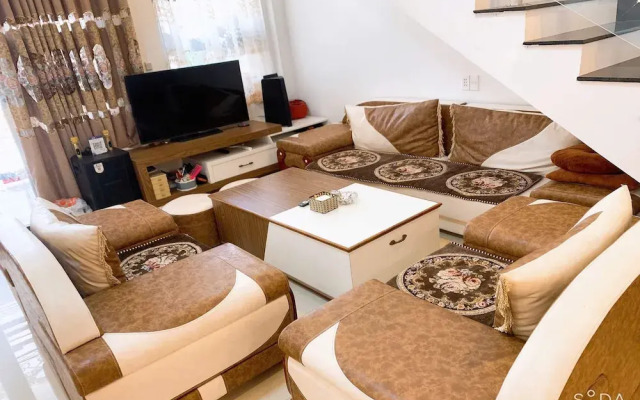 OYO 1248 Quyen House