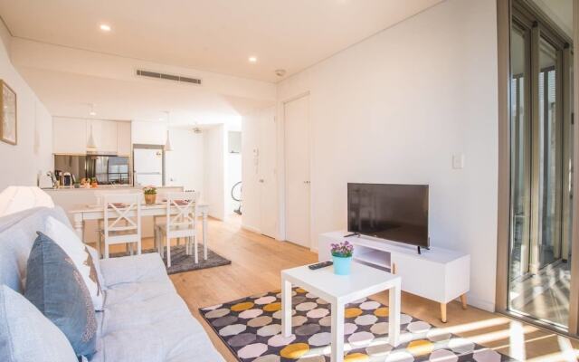Roseberry Apartment For Travelling Couple In Green Square
