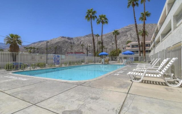 Motel 6 Palm Springs, CA - Downtown