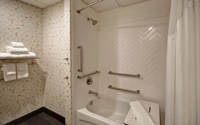 Holiday Inn Lancaster by IHG