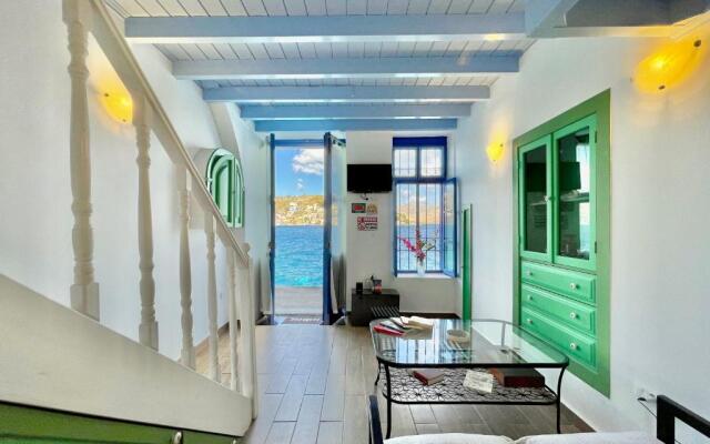 Pitini 2 - Seafront - Harbour view