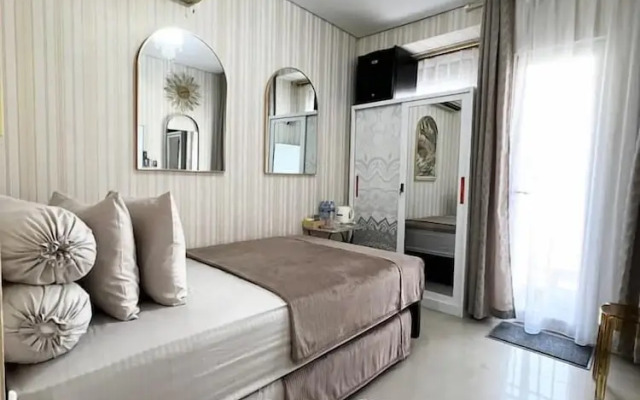 Salute de Madison Park Apartments