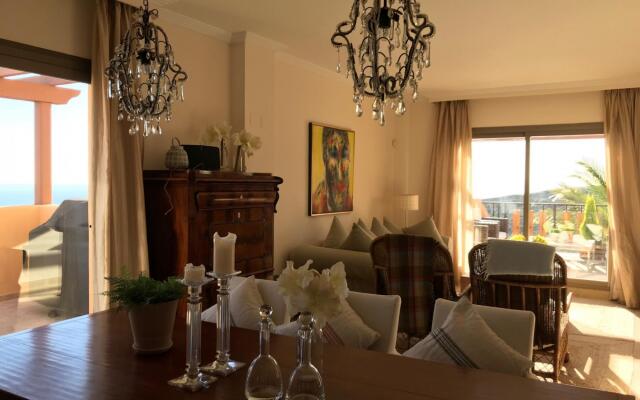 6482 - Luxury one level Penthouse