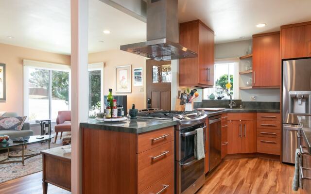 3772 Ventura - 1 Bedroom Duplex