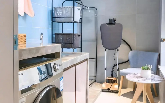 Home Inn (Xiamen Railway Station East Hubin Road)