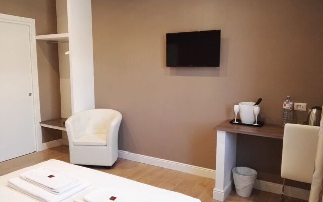 Tolli Rooms
