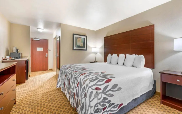 Red Roof Inn Charlestown
