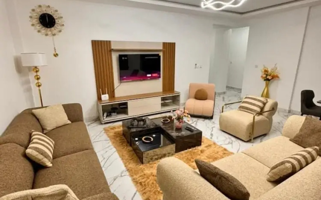 Everluxe Residence