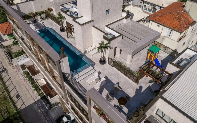 Apartamento 3 suítes c jacuzzi centro de Bombinhas