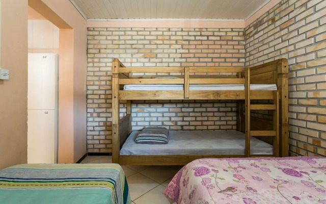 POUSADA E HOSTEL da MARLI no MUQUEM FLORIANOPOLIS