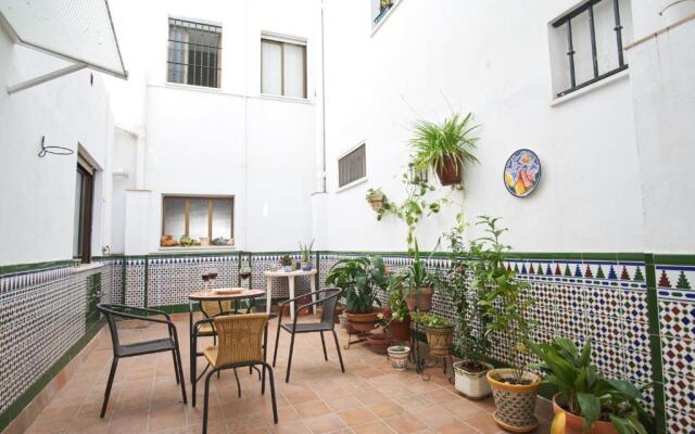 Rodrigo Triana Courtyard by Valcambre