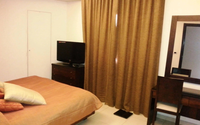 Hollywood Inn Hotel