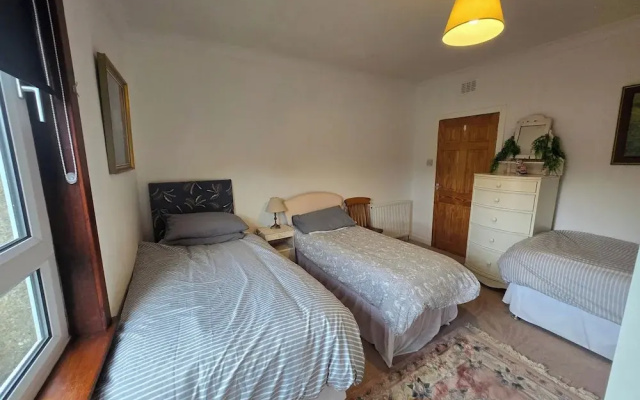 Apartmentsleeps5-parking-garden-petsok