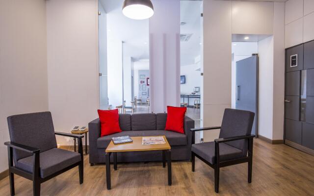 OYO Townhouse 022 Koregaon Park Pune