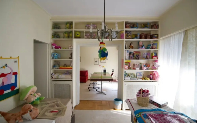 Luxury Sunny 150m2 Flat at the Heart of History