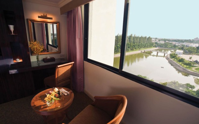 Ploy Palace Hotel