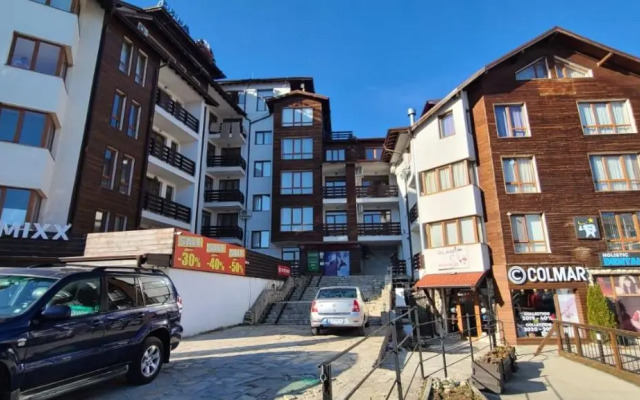 Modern & Cozy 2BD Apartment with Mountain View